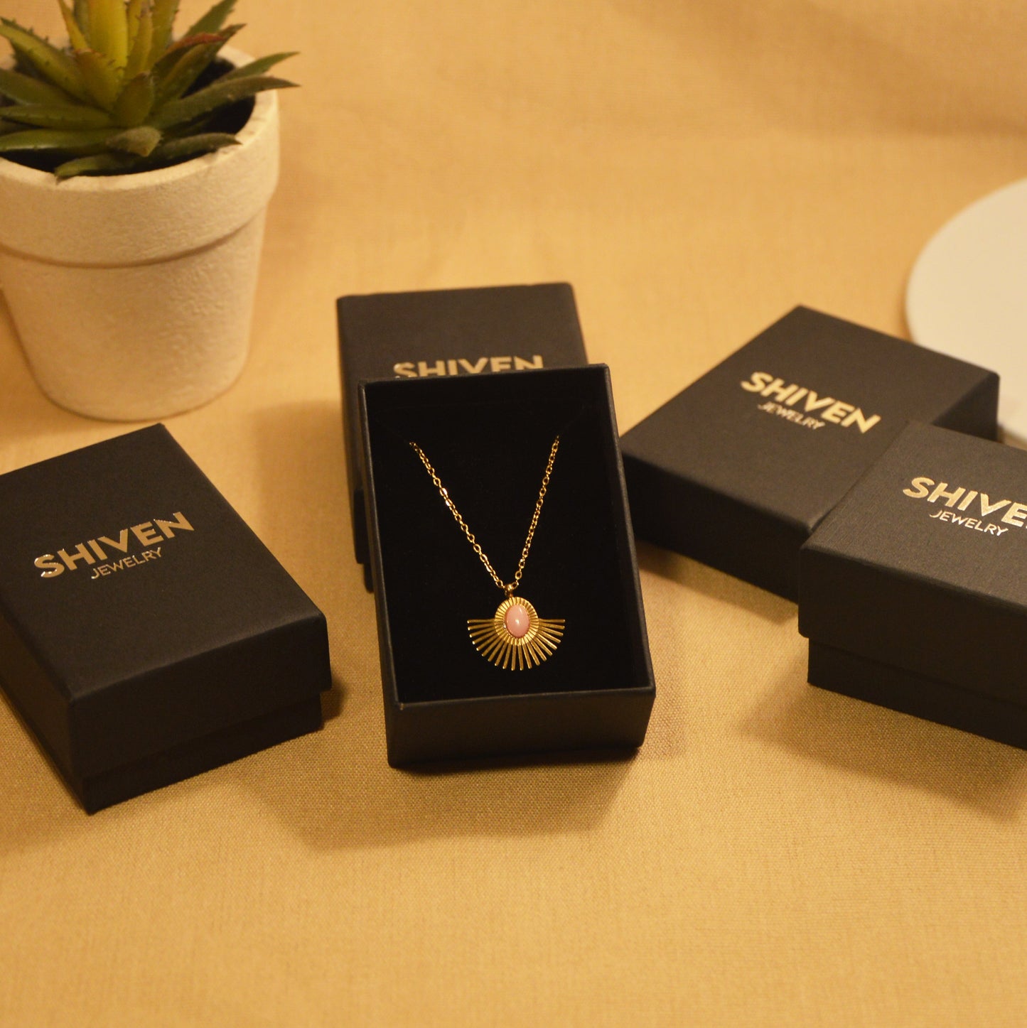 COLLAR TRÉBOL ROSA ORO
